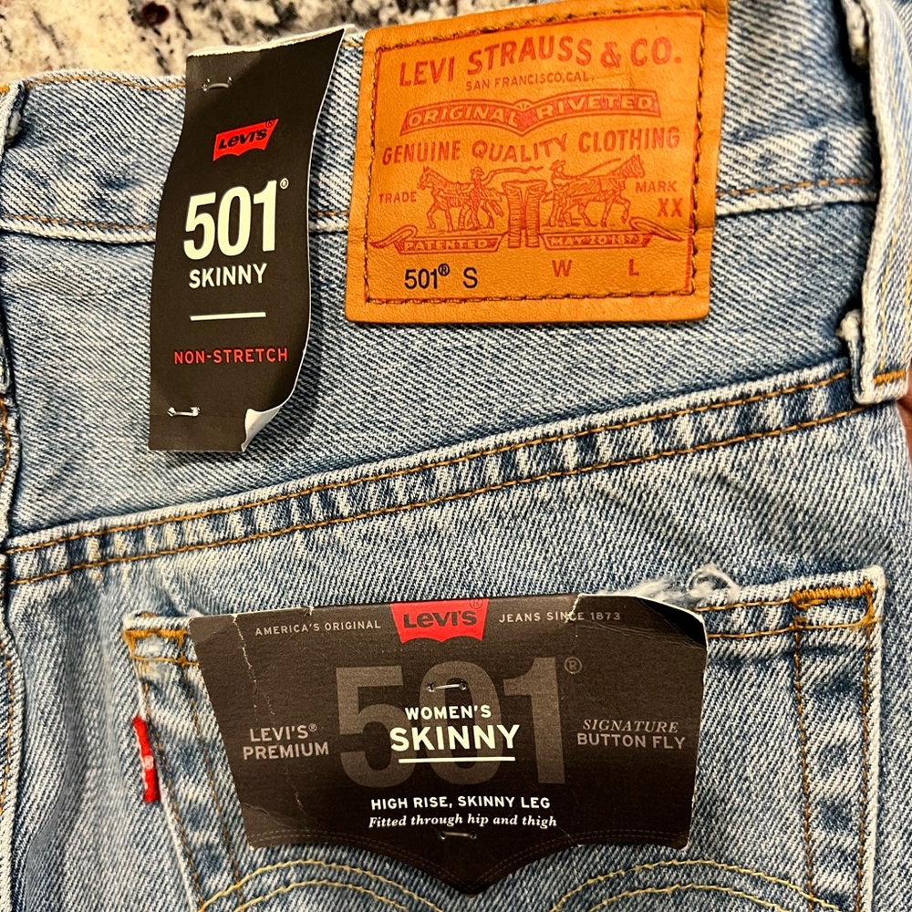 Woman’s new with tags Levi’s 27x28